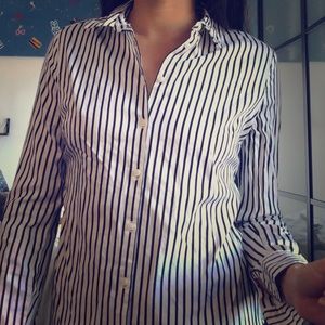Button down black and white blouse